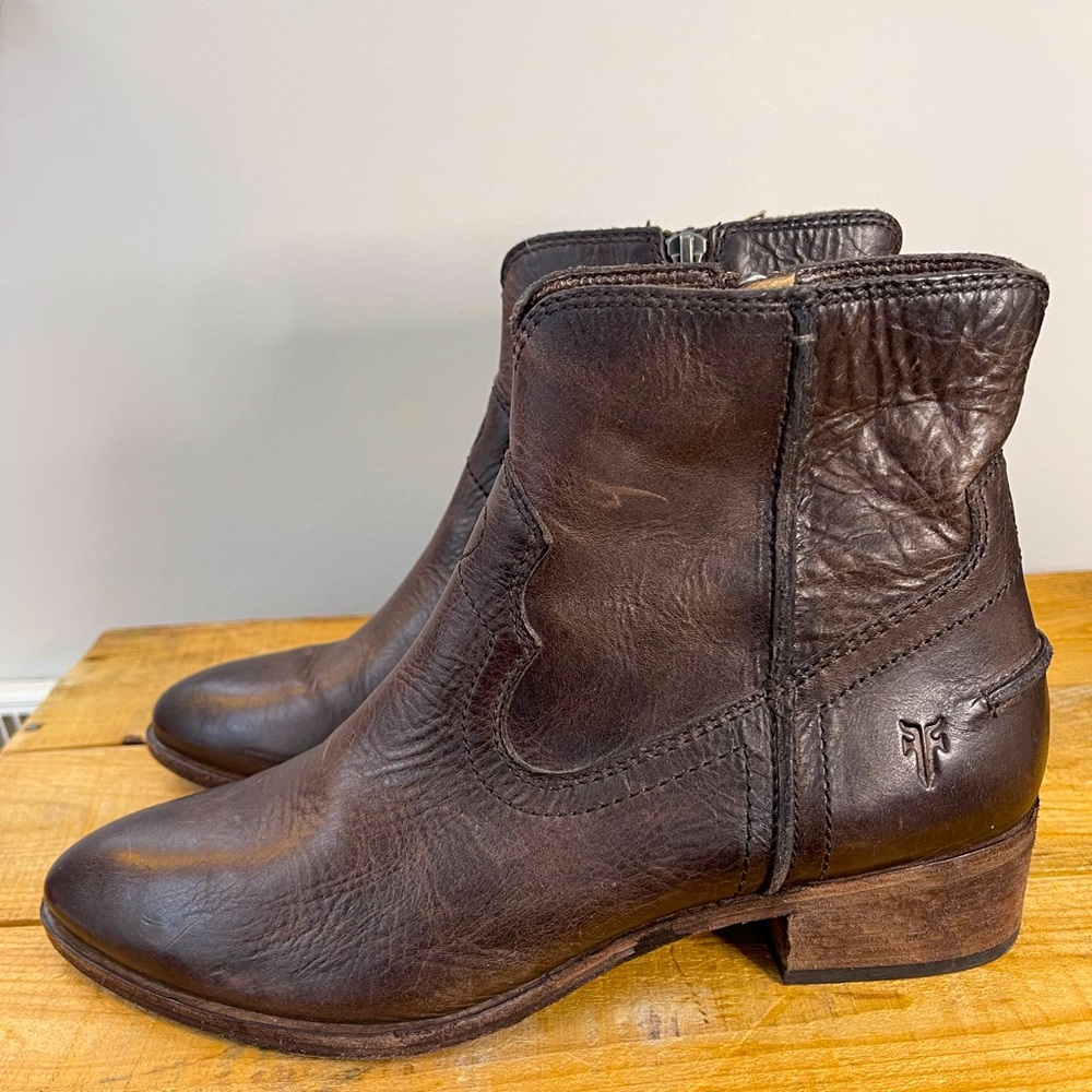 Frye Ray Seam Inside zip